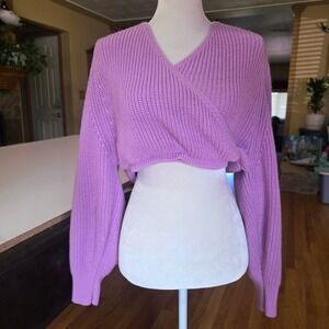 Elegant Lilac V-Neck Sweater